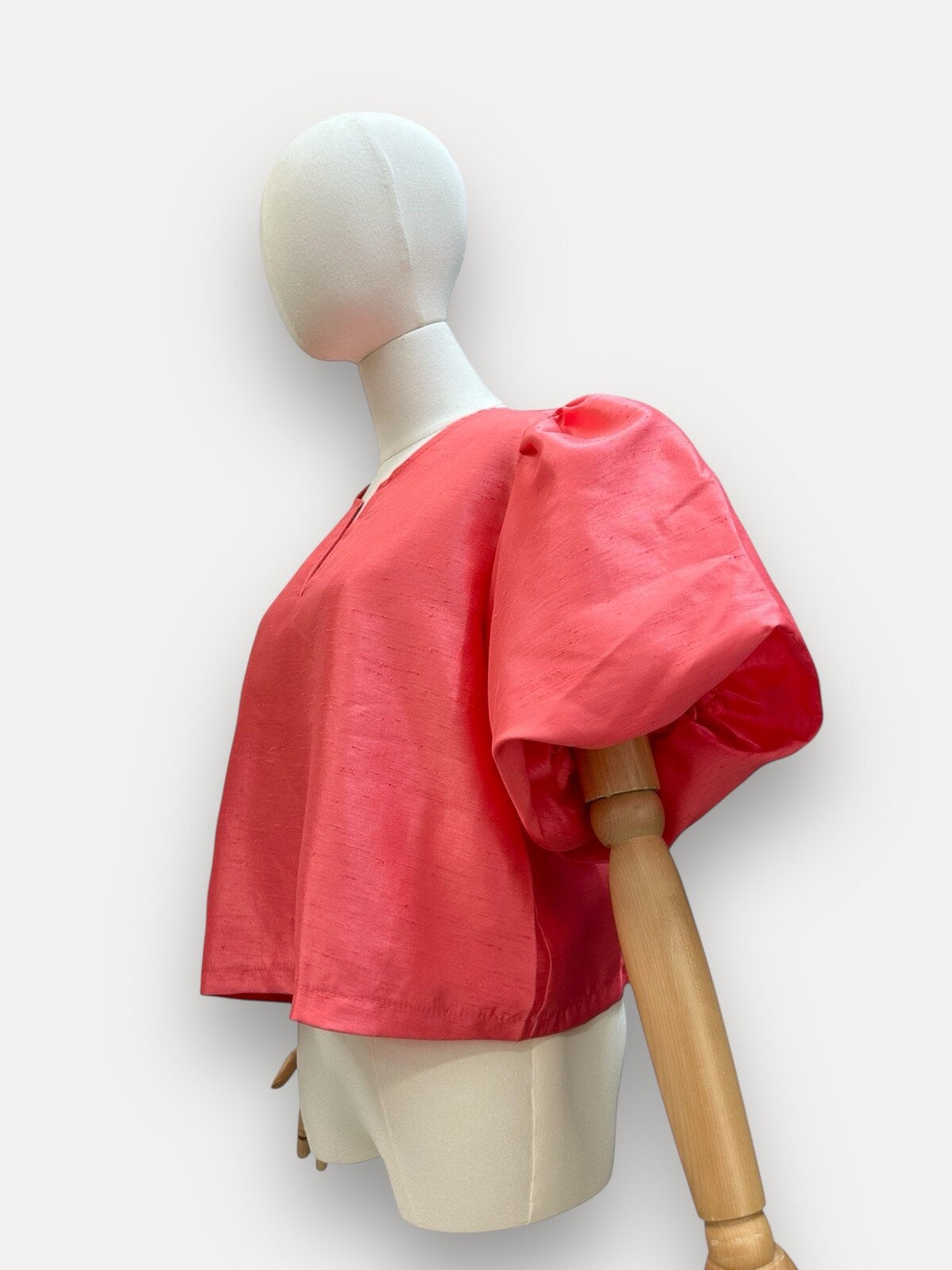 Elenora coral puff sleeve top