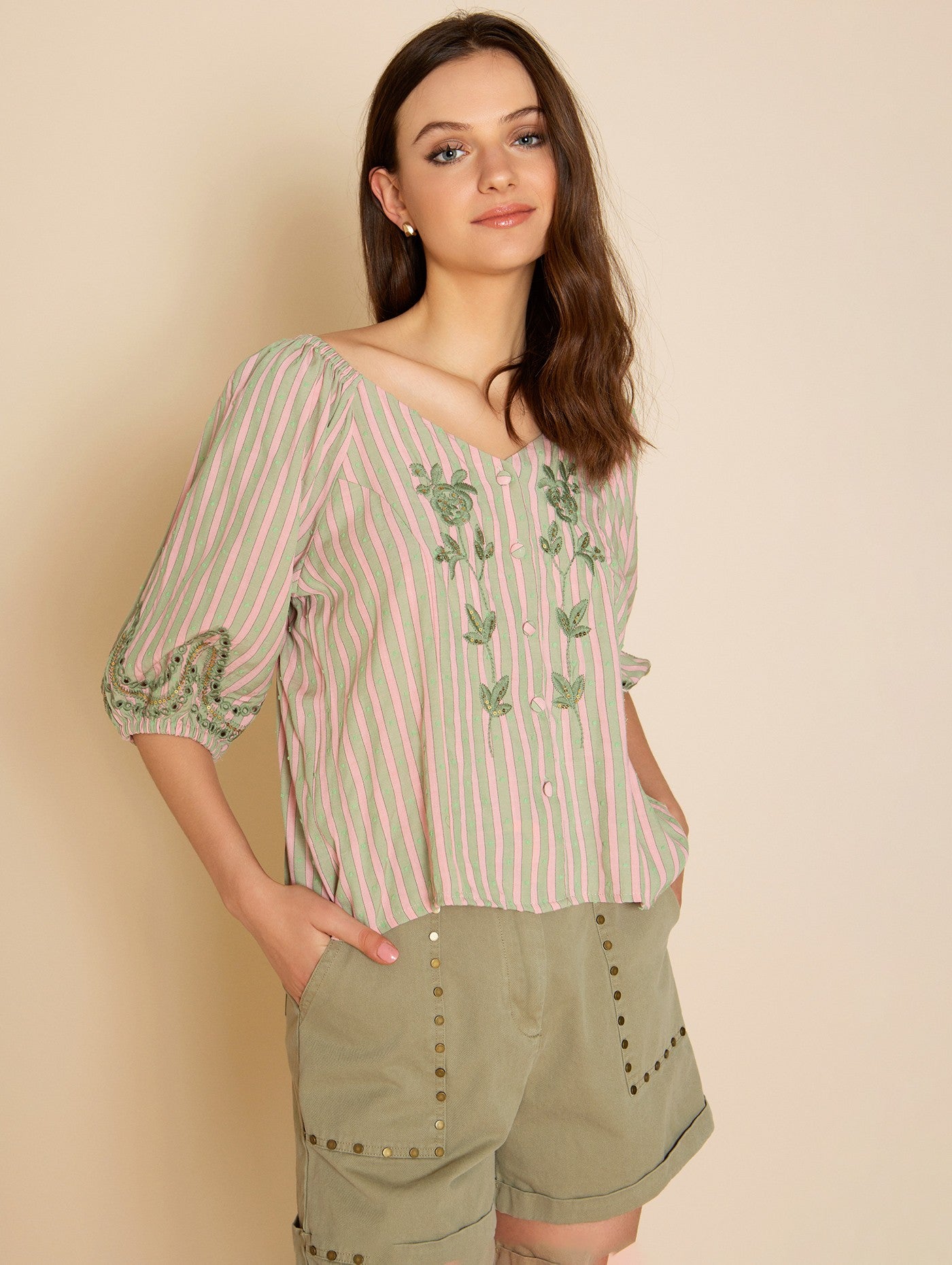 Striped plumeti flower embroidered blouse (Green)
